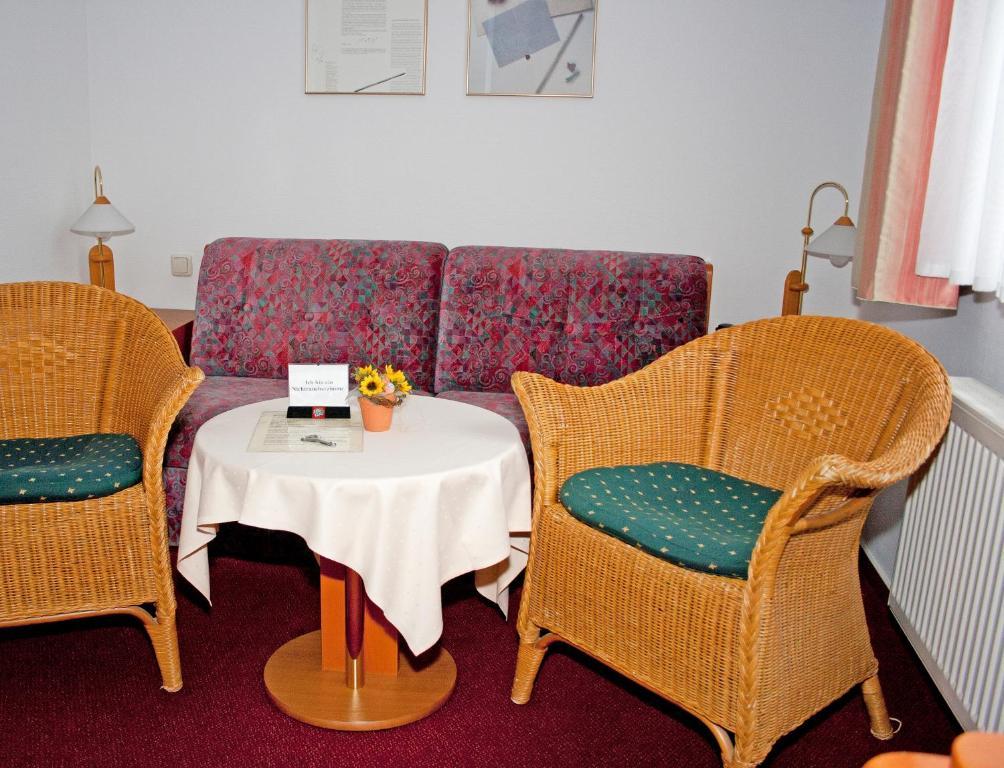 Hotel Zur Sonne Ваймар Стая снимка